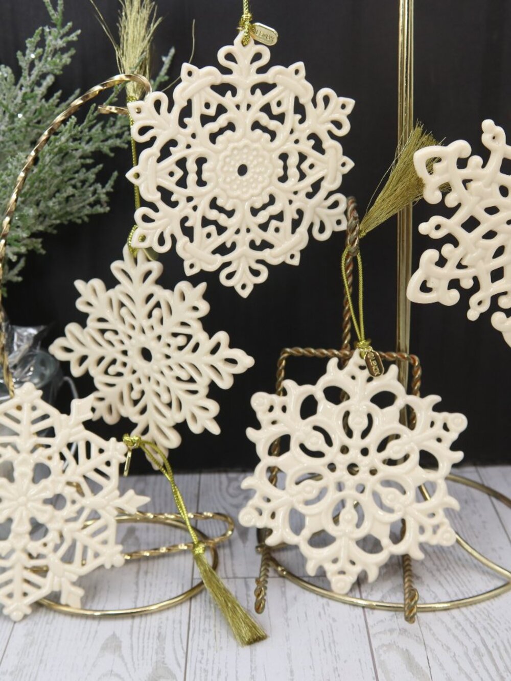 Snow Fantasies Snowflake Ornaments. Box Set of 5